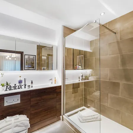 The Waterhouse Avenue By Kandara 5 Star City Home In Maidstone Esterno foto